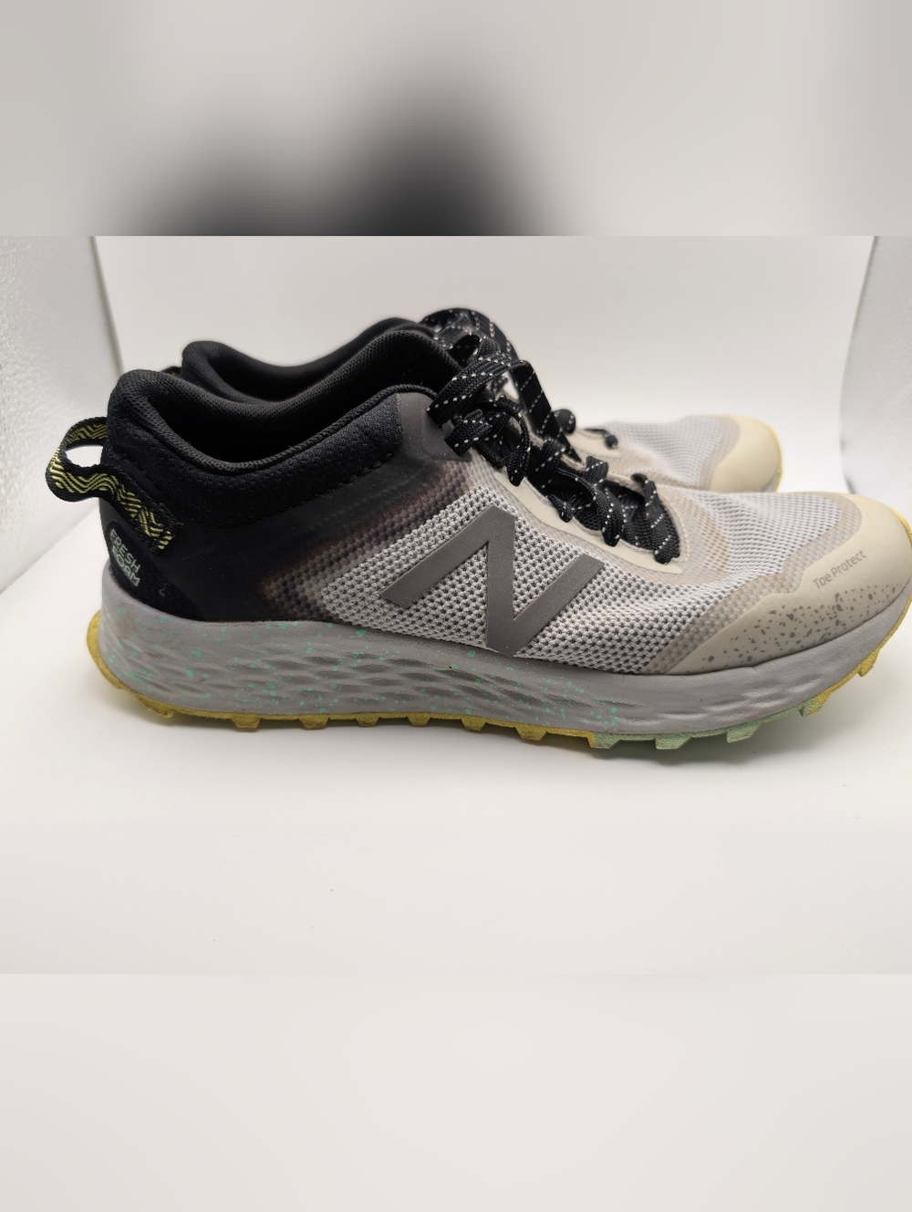 New Balance Fresh Foam Arishi Trail Shoes Women's 8.5 Gray Black Hiking Sneaker